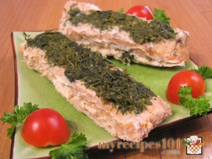 Fried humpback salmon with greens in foil