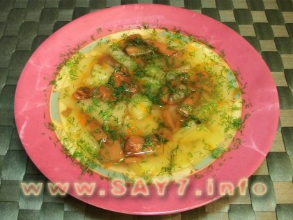 Soup with chanterelles